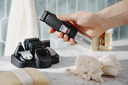 Zestaw do Pielęgnacji 5 w 1 z LED, Trymer z Podstawką Ładującą, Adler AD 2943