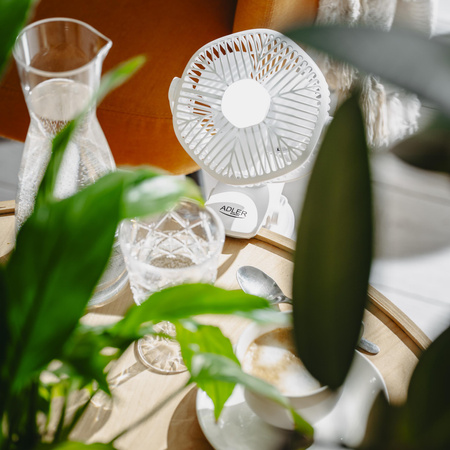 Wentylator akumulatorowy z oświetleniem LED i klipsem Adler AD 7335 AD7335