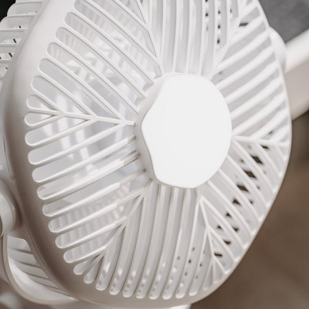 Wentylator akumulatorowy z oświetleniem LED i klipsem Adler AD 7335 AD7335