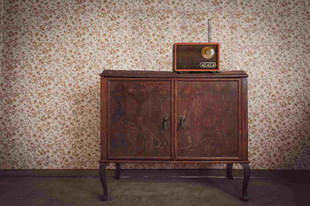 Retro Radio Bluetooth | Elegancki Design | Wysoka Jakość Dźwięku – Adler AD 1171