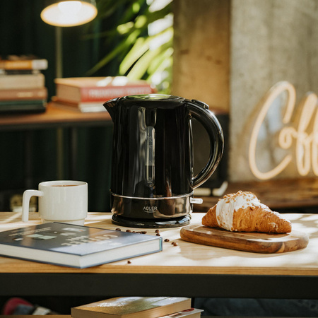 Czajnik elektryczny 2200W, 1.7L, płaska grzałka, filtr antywapienny Adler AD 1385 Black