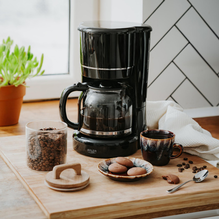 Ekspres do kawy przelewowy 900W szklany dzbanek 1,5L z podgrzewana podstawa Adler AD 4383b