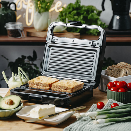 Opiekacz do Kanapek 2w1 z Funkcją Grillowania, Kompaktowy Design, Adler AD 3070 Black