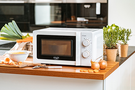Mikrofalówka Adler 20L z Kompaktowym Designem i Równomiernym Podgrzewaniem AD 6205