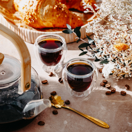 Ekspres do kawy przelewowy 900W szklany dzbanek 1,5L z podgrzewana podstawa Adler AD 4383b