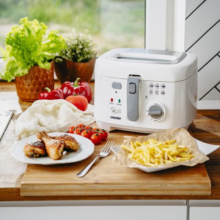Frytkownica elektryczna, frytownica tłuszczowa 2,5L, 1800W, filtr, wyjmowany pojemnik, ochrona – Mesko MS 4908G