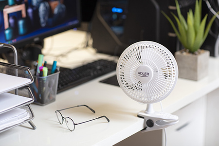Elegancki Wentylator Clip-On + Podstawa 15 cm - Cichy i Kompaktowy, Adler AD 7317