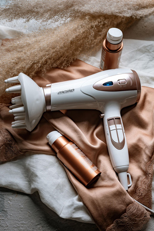 Suszarka do włosów 2400W Z JONIZACJĄ Zimny nawiew + Koncentrator i Dyfuzor MESKO | MS2274