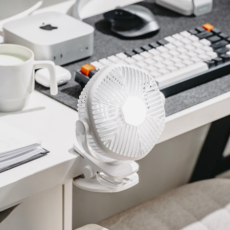 Wentylator akumulatorowy z oświetleniem LED i klipsem Adler AD 7335 AD7335