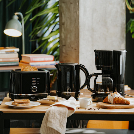 Czajnik elektryczny 2200W, 1.7L, płaska grzałka, filtr antywapienny Adler AD 1385 Black