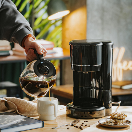 Ekspres do kawy przelewowy 900W szklany dzbanek 1,5L z podgrzewana podstawa Adler AD 4383b