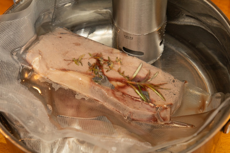 Sous Vide Wolnowar 6415 z Precyzyjną Regulacją i Energooszczędną Funkcją Adler (SKU: AD 6415)