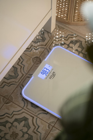 Waga łazienkowa elektroniczna 180 kg, szkło, podświetlenie LED Adler AD 8183