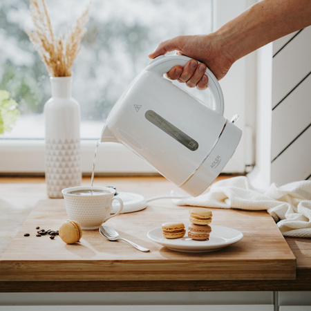 Czajnik elektryczny 2200W, 1.7L, płaska grzałka, filtr antywapienny Adler AD 1385 White